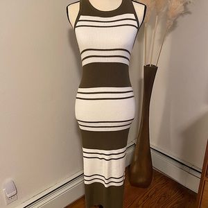 Frame Sweater Dress. Olive Green and White. Size S/P